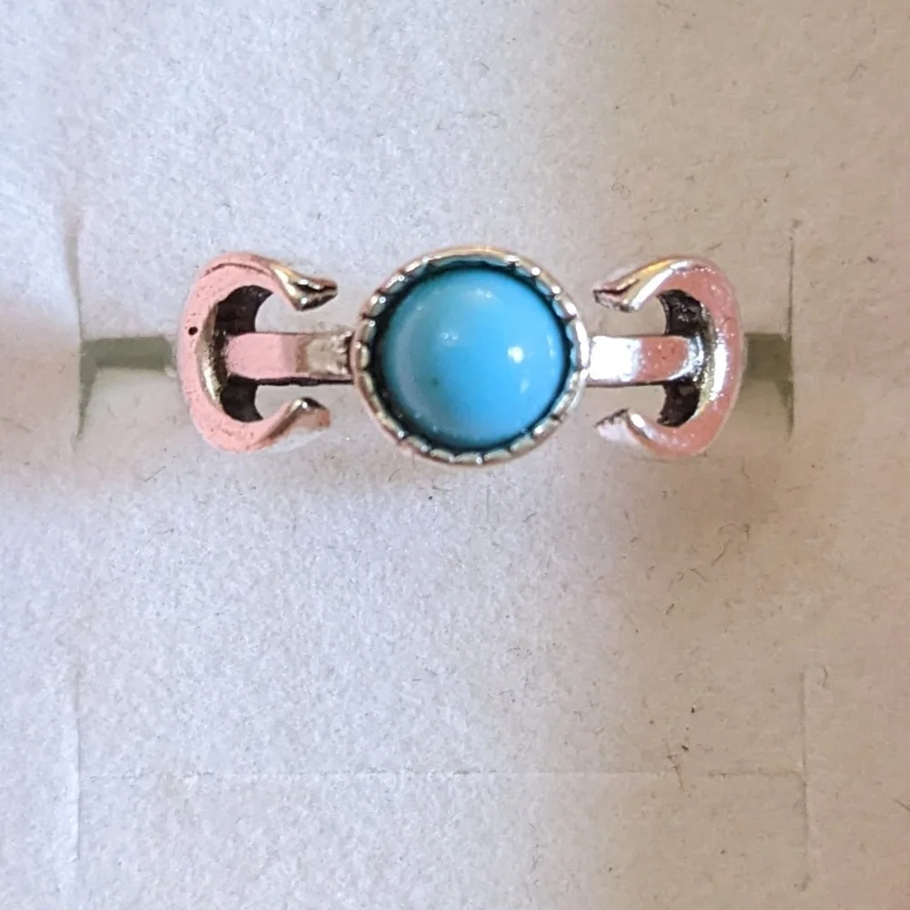 New Exaggerated Turquoise Ring Vintage Style size 7, T1B7E